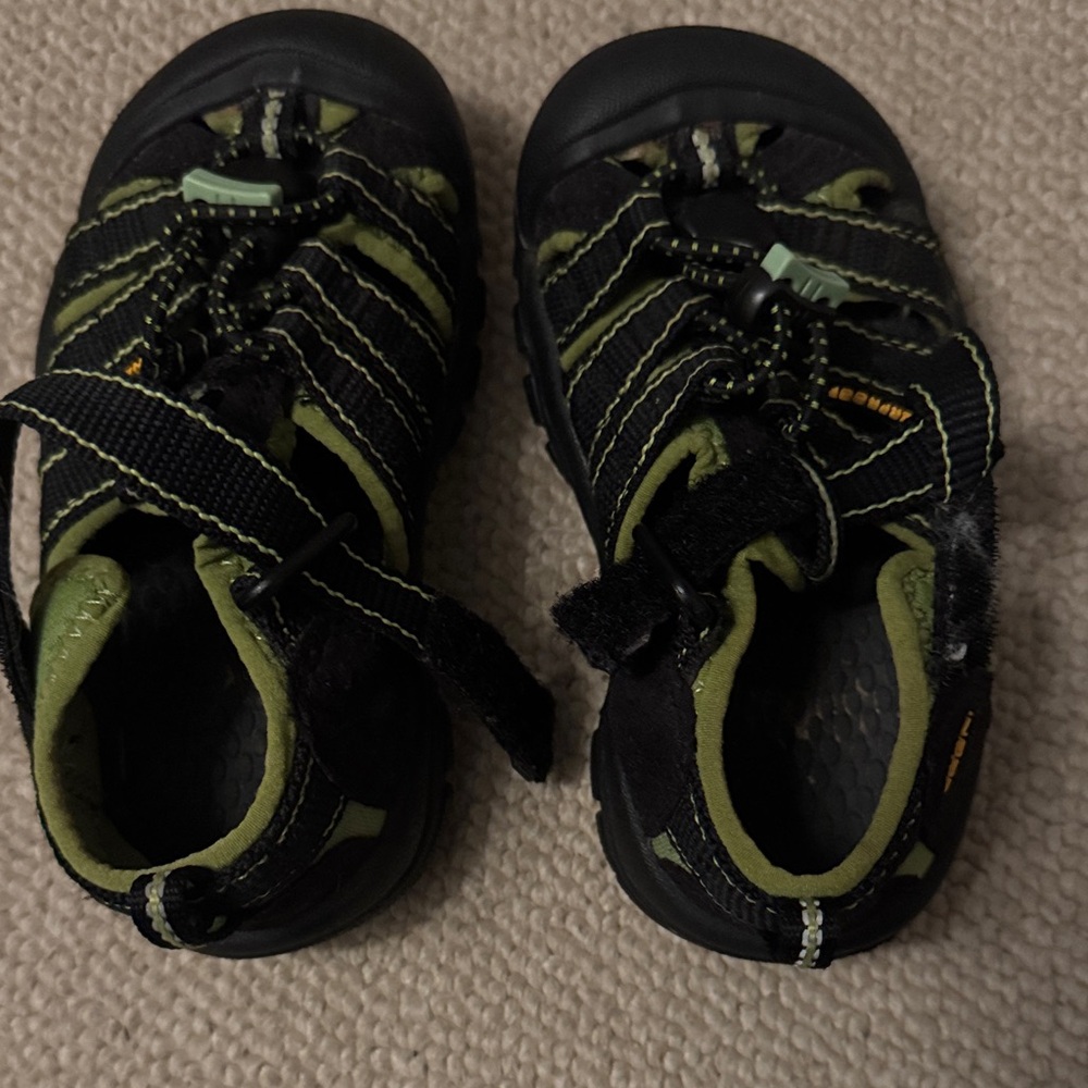 Keen Kids Black and Green Sandals